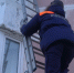 Попасть в свои квартиры помогли двум женщинам магаданские спасатели - MagadanMedia.Ru