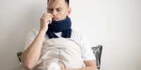 sick person staying bed wrapped blanket - Газета Магаданская правда