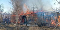 В посёлке Мяунджа потушили хозпостройку - Kolyma.Ru