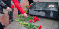 Память павших героев почтили в День ветеранов боевых действий в Магадане - Мэрия города Магадана