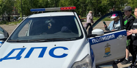 Играючи внедряем правовые знания: полицейские Магадана продолжают участие в акции «Безопасное лето – 2025» - ГИБДД