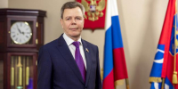 Сергей Абрамов: Российский триколор - олицетворение единства, исторической памяти, гордости за нашу страну и уверенности в ее великом будущем - Магаданская областная Дума