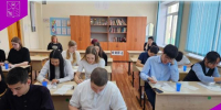 В поселке Омсукчан на базе средней общеобразовательной школы прошло масштабное профориентационное мероприятие — ярмарка «Кадры Колымы» - Министерство труда и социальной политики