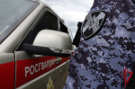 Сотрудники Росгвардии пресекли попытку кражи товаров из гипермаркета в Магадане