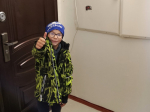 Семьям участников СВО отремонтировали подъезд в колымской Палатке
